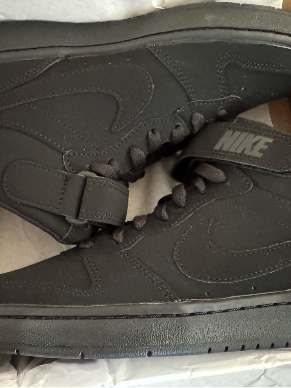Brand New Nike Court Borough Mid 2 Triple Black Size 4Y - Picture 1 of 5